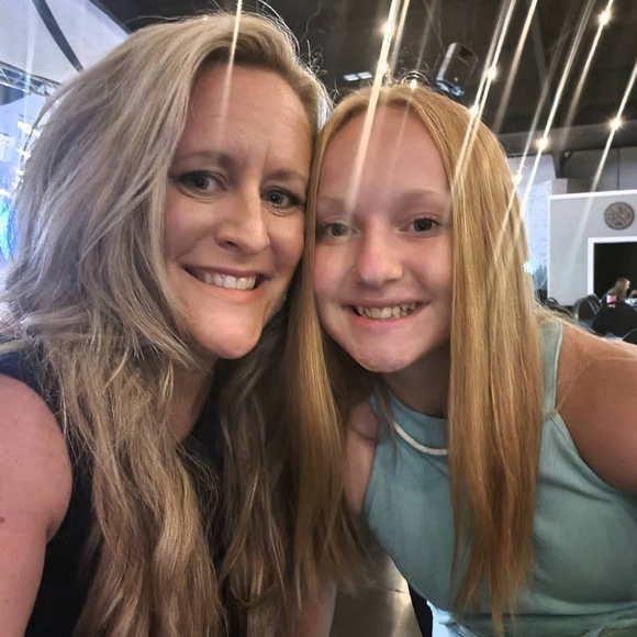 Meet your Posher, Gina - Picture 2 of 3